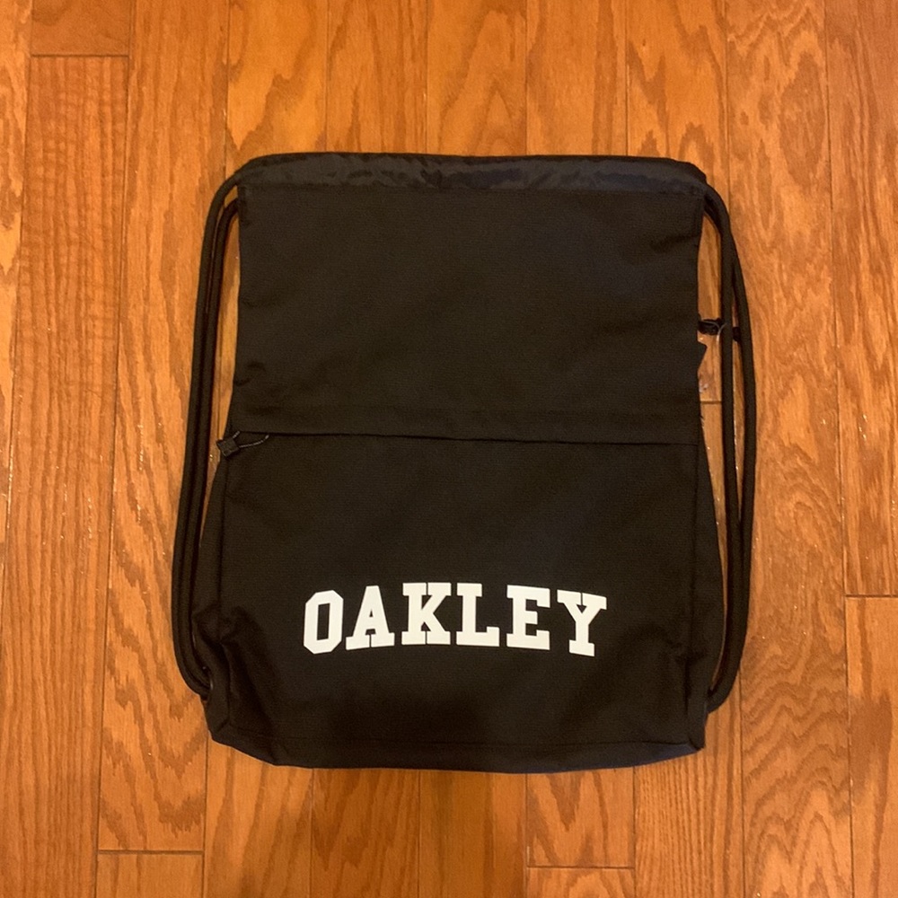 NWT Oakley Drawstring Backpack